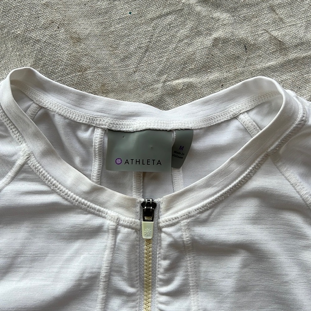 Athleta work out jersey/shirt - womens medium - Picture 2 of 5